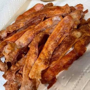 Flour Crisped Bacon - 300 - © 2024 Jacques Pepin