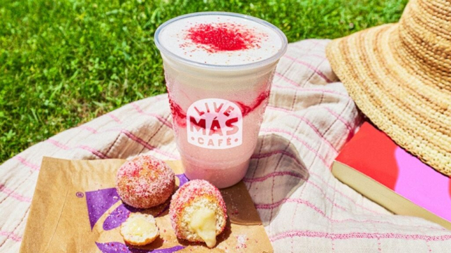 Strawberries & Cream Chiller - © 2026 Taco Bell