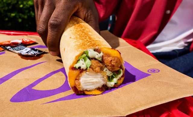 Crispy Chicken Burrito - © Taco Bell