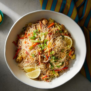 Pancit - 300 - © 2026 Dotdash Food Sudios
