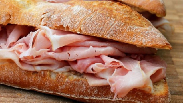 Jambon Beurre - © completefrance.com