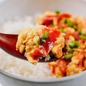 Tomatoes And Eggs - 300 - © 2025 thewoksoflife.com