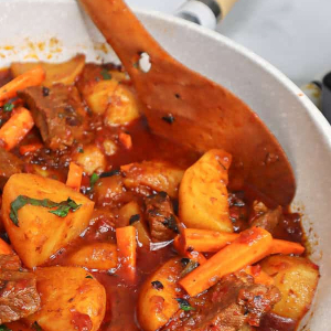 African Hot Pot 300 - © 2023 cookingwithclaudy.com
